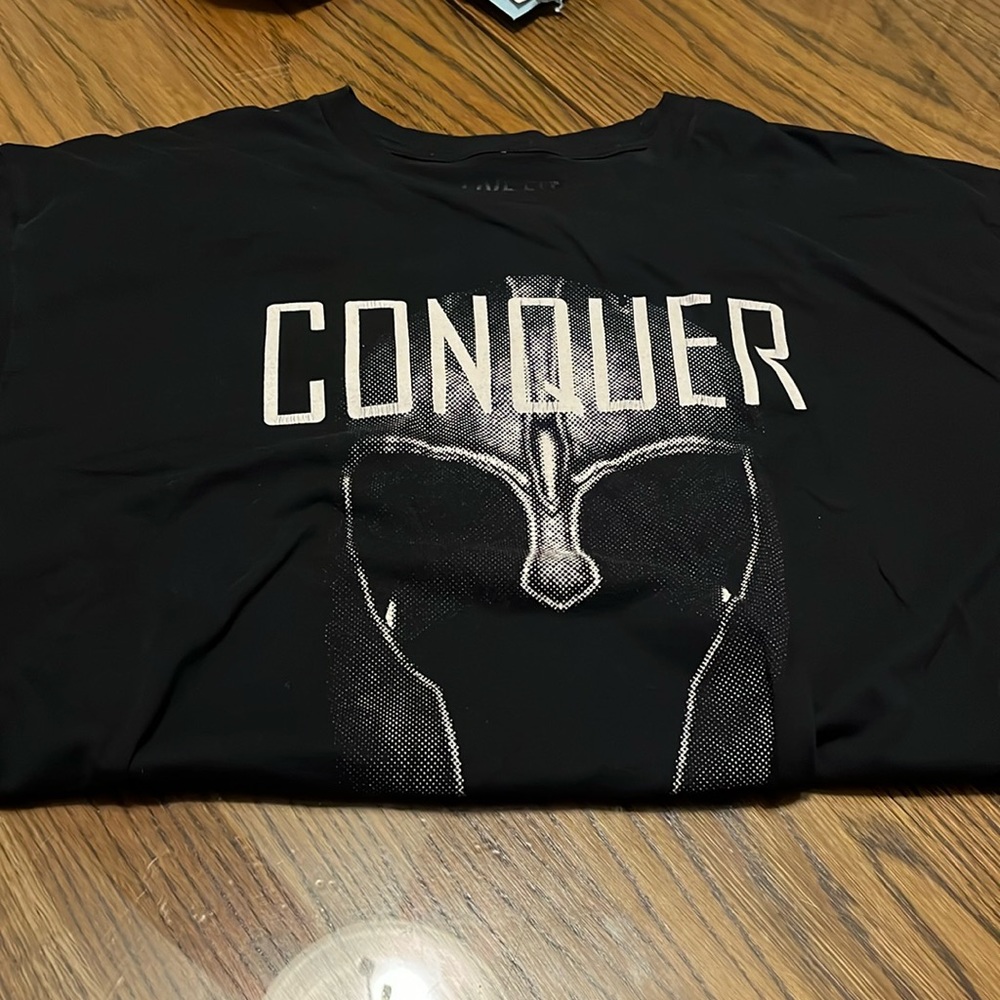 Men’s tee shirt